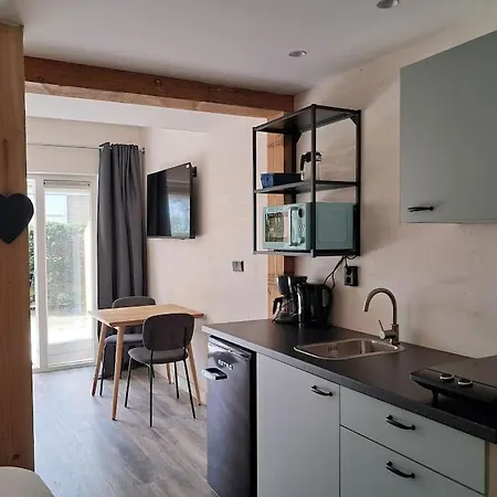 Strandhuisje Eva, Dicht Bij Zee