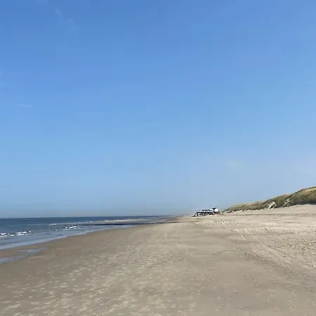Strandhuisje Eva, Dicht Bij Zee