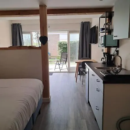 Strandhuisje Eva, Dicht Bij Zee