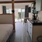 Holiday home Strandhuisje Eva, Dicht Bij Zee