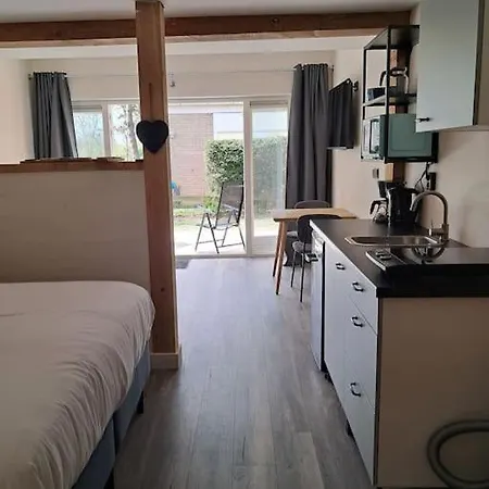 度假居 Strandhuisje Eva, Dicht Bij Zee