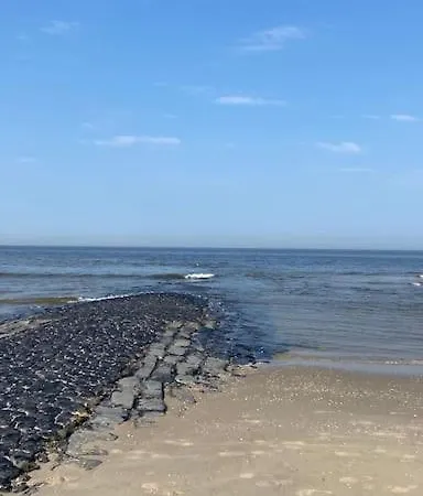 度假居 Strandhuisje Eva, Dicht Bij Zee
